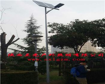 寧夏太陽能路燈-寧夏省西安市政法大學路燈照明工程